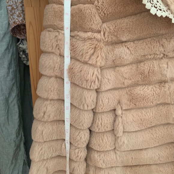 Faux fur children’s coat - Picture 6 of 8